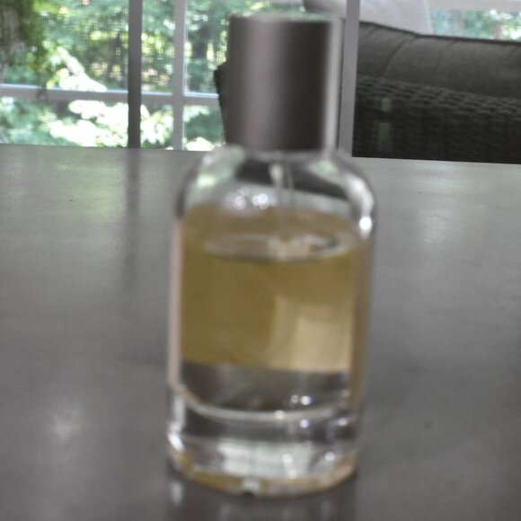 Le Labo Santal 33 50 ml/1.7 oz 80% full - Picture 2 of 4